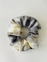 Load image into Gallery viewer, Stashie Scrunchies