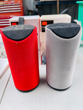 Load image into Gallery viewer, Bluetooth Speaker Finds
